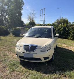 Lancia Y benzina