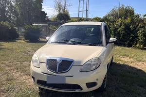 Lancia Y benzina
