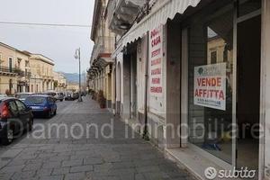 LOCALE COMMERCIALE CON DEPOSITO 155 mq