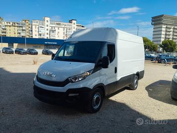 Iveco Daily 33S12 2.3 Cabinato