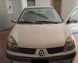 RENAULT Clio 3ª serie - 2002