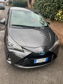 Toyota yaris hybrid