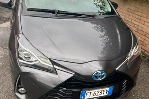 Toyota yaris hybrid