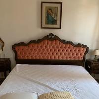 Letto completo di testiera imbottita e cornice