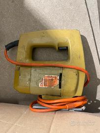 VINTAGE BLACK AND DECKER JIG SAW