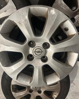 Cerchi in lega OPEL con gomme