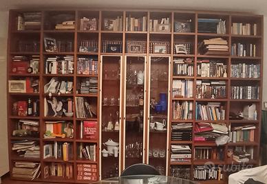 Libreria Poliform in ciliegio con vetrina