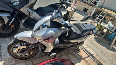 piaggio beverly 300 hpe