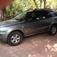 KIA SORENTO 2.5 4WD INTERNI IN PELLE E RADICA