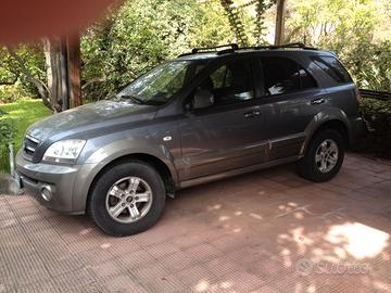KIA SORENTO 2.5 4WD INTERNI IN PELLE E RADICA