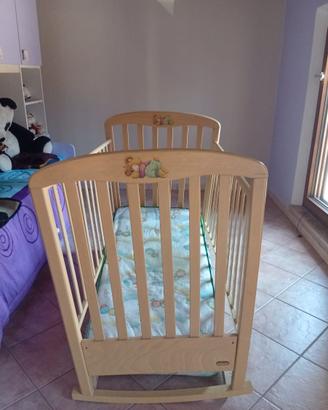 Culla in legno a dondolo