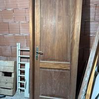 Porta di legno castagno