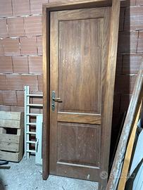 Porta di legno castagno