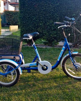 Bici bicicletta triciclo elettrico