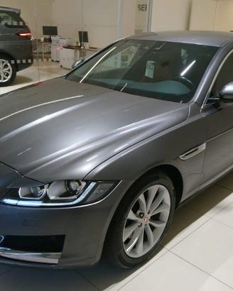 JAGUAR XF 2ª serie (X260) XF 2.0 D 180 CV aut...