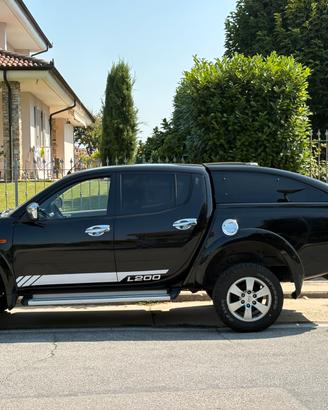 Mitsubishi l200