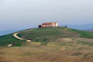 Rustico / Casale di 1800 m² con box auto a Asciano