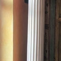 Colonna ionica in gesso