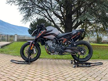 Ktm Duke 890 L guidabile con patente A2