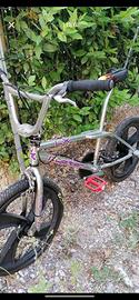 BMX bicicletta