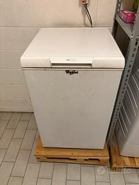 Congelatore a pozzetto verticale Whirlpool
