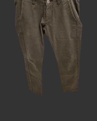 pantalone uomo moderno 