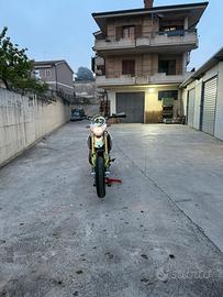 hm b125