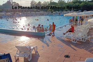 Sole, Mare, Piscina = Athena Resort, affrettatevi