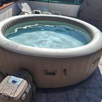 piscina idromassaggio 