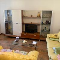 Mobili Soggiorno e Tavolo Cucina