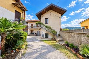 CASA DI CORTE A CARUGO
