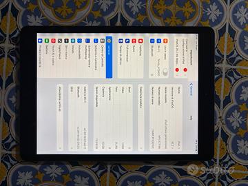 IPad 8ª Generazione + Cover con tastiera