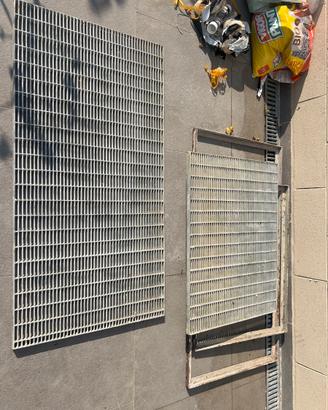 Grate zincate per bocca di lupo
