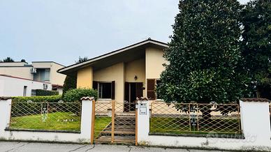 Villa indipendente con 2 appartamenti