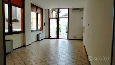 Ampio monolocale e casa singola con 2 abitazioni