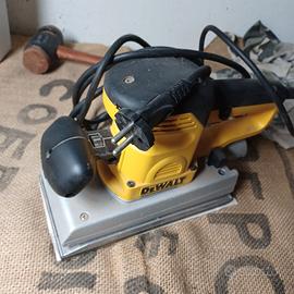 Levigatrice orbitale Dewalt d26420