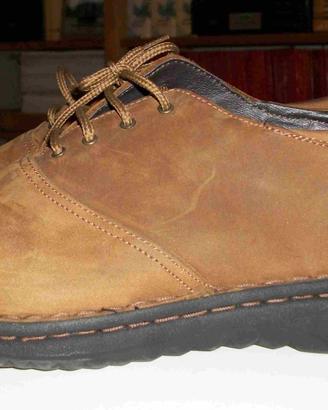 Scarpe scamosciate (italiane)
