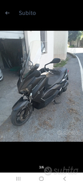 Yamaha X MAX 250 MOMO DESIGN