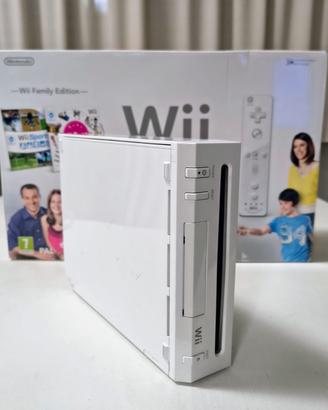 Nintendo Wii con 4 giochi più accessori