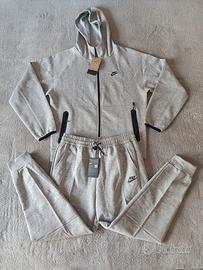 Nike tech fleece grey