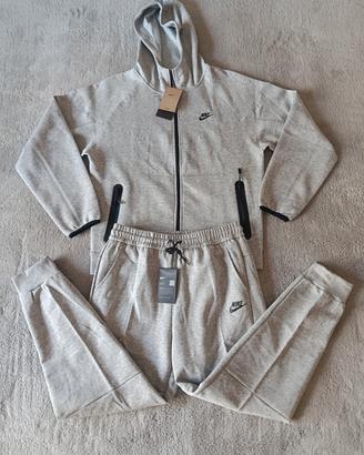 Nike tech fleece grey
