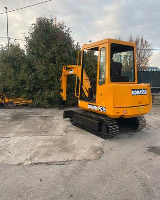 E273 - Escavatore Komatsu PC 25