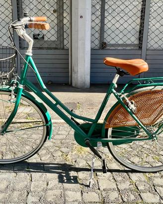 bici donna verde e cuoio