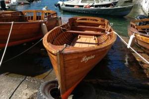 Barca inglesina in legno
