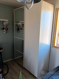 armadio due ante scorrevoli con specchio 