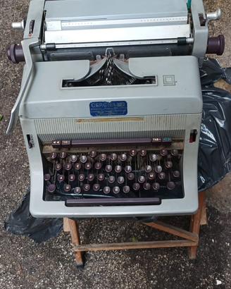 Macchina da scrivere vintage CERCLÉ – anni ’60