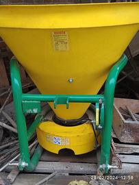 Spandiconcime come nuovo 