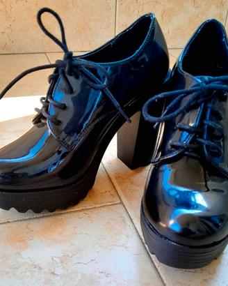 scarpe con tacco alto nere lucide 