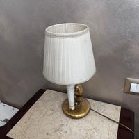 Lumi camera sa letto