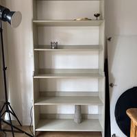 Scaffale solido color tortora